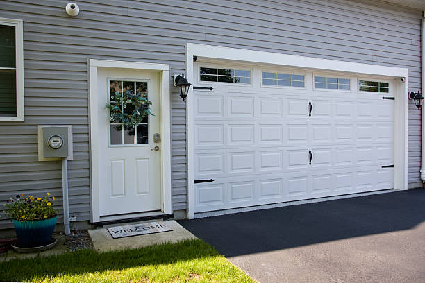 24/7 Emergency Garage Door Panel Replacement experts in McGehee, AR